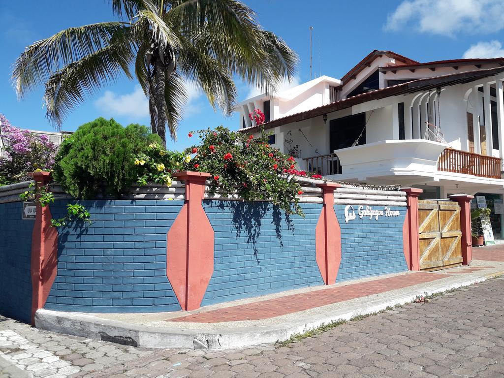 Galapagos House Hostel Puerto Ayora  Exteriér fotografie