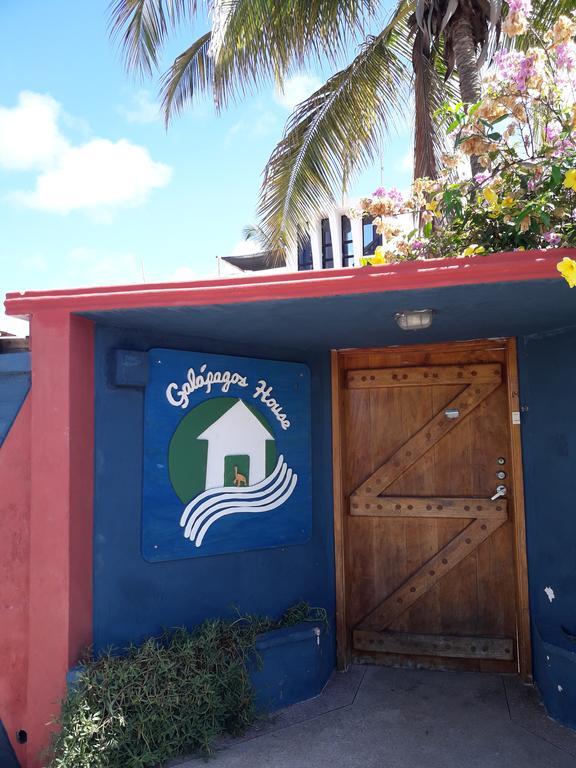 Galapagos House Hostel Puerto Ayora  Exteriér fotografie